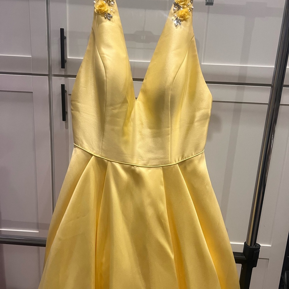 Beautiful Sherri Hill Yellow Satin Dress - Picture 3 of 9